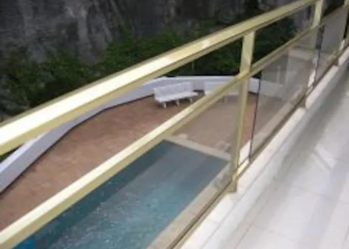 Acogedor Con Piscina Próximo A La Playa Apartamento